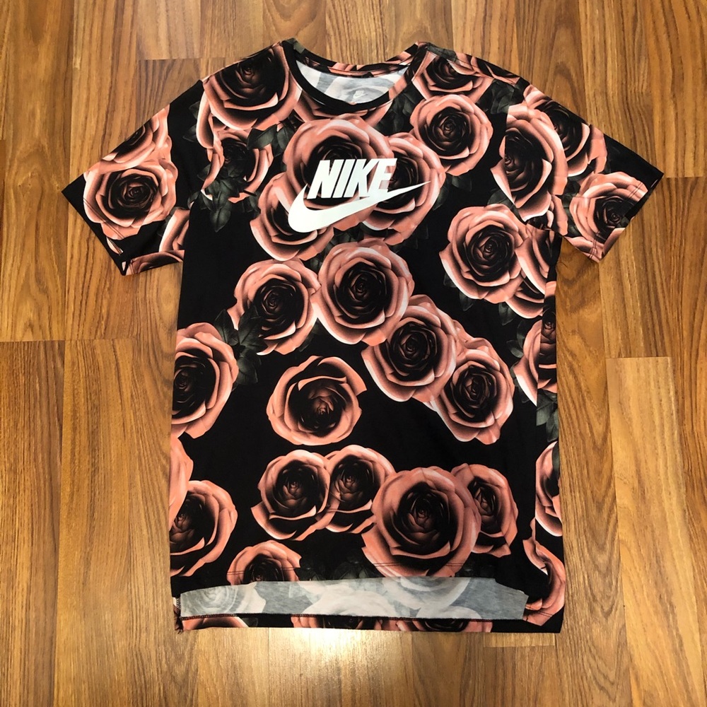 Nike Rose Print T-Shirt (VERY RARE)